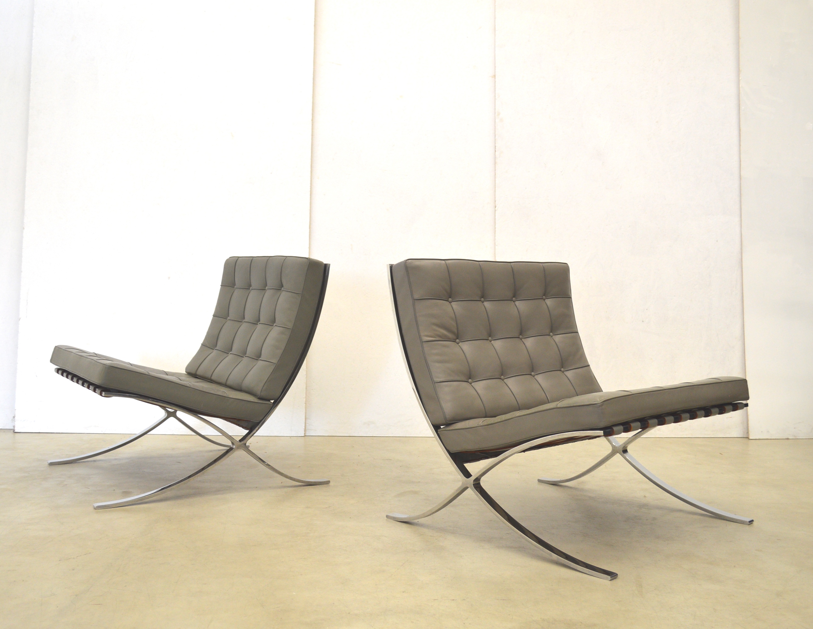 4x Mies v. d. Rohe Barcelona Chair by Knoll International Grey